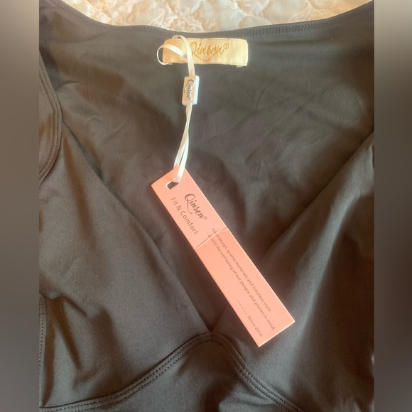 Qinsen bodysuit, size L - Picture 3 of 5